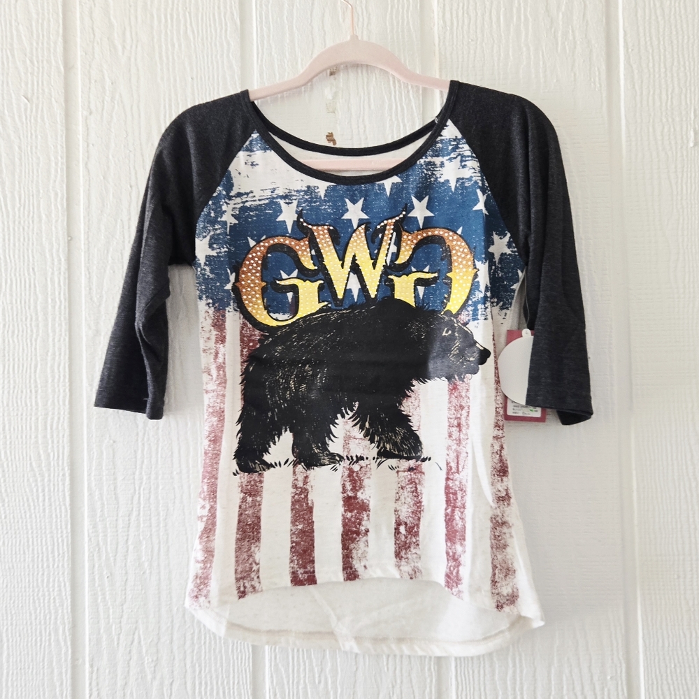 Girls With Guns Grizzly Bear Patriotic American Flag Cropped Tee Small NWT